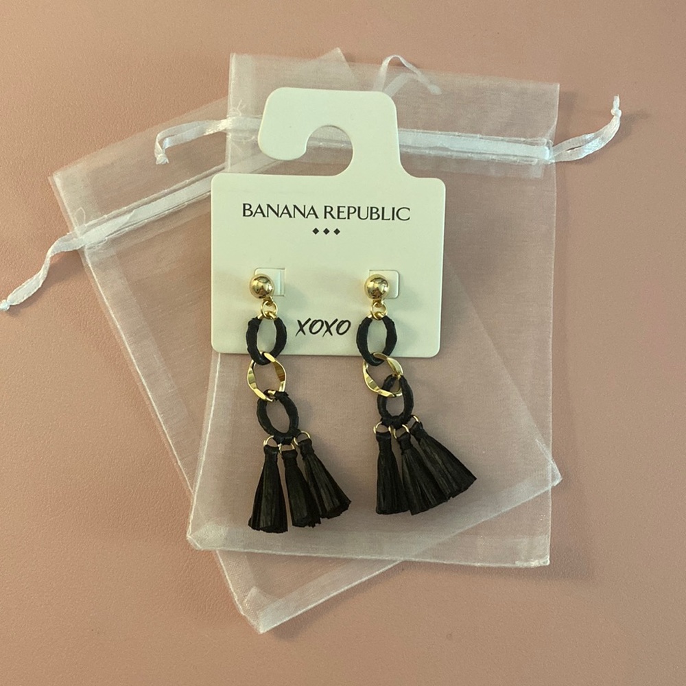 Banana Republic Factory Dangle Earrings